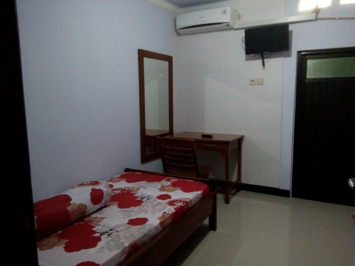 Rembulan Guest House Jombang Extérieur photo